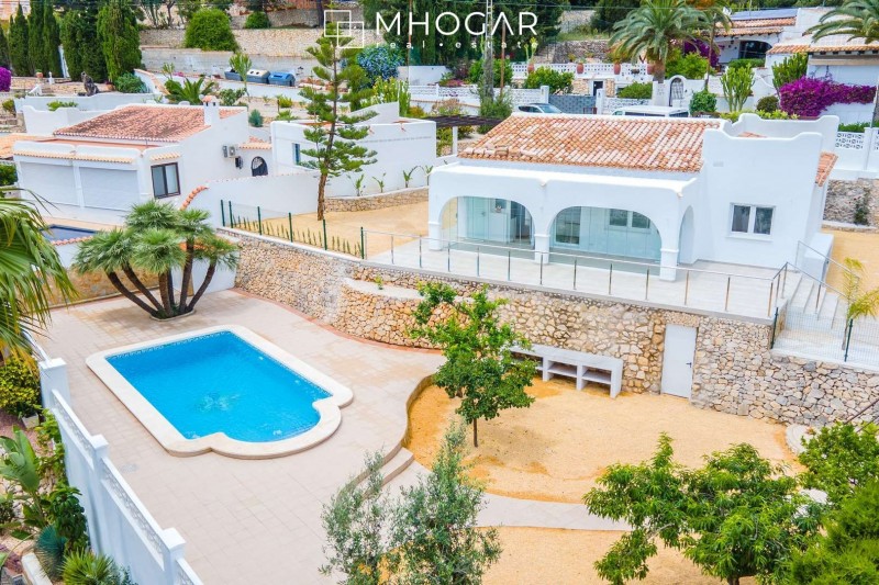 Calpe - Frumoasă vilă în stil mediteranean cu vedere la mare, de vânzare!